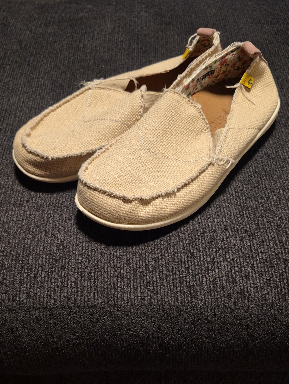Casual Cream Canvas Slip-On Women’s Slippers - Lightweight Comfort
